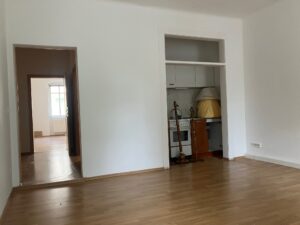 Wohnzimmer mit Küchennische